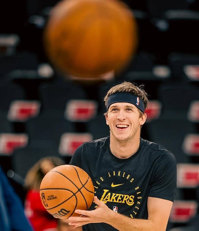 随着里夫斯 随着里夫斯