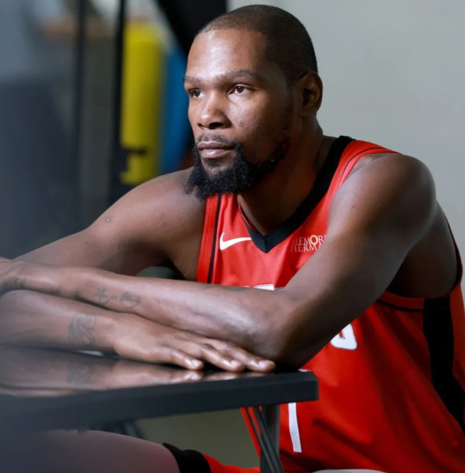 Aigxl, 乔治未来 Aigxl, 乔治未来